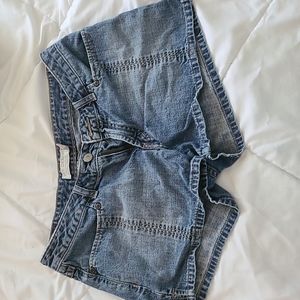 Buckle denim shorts